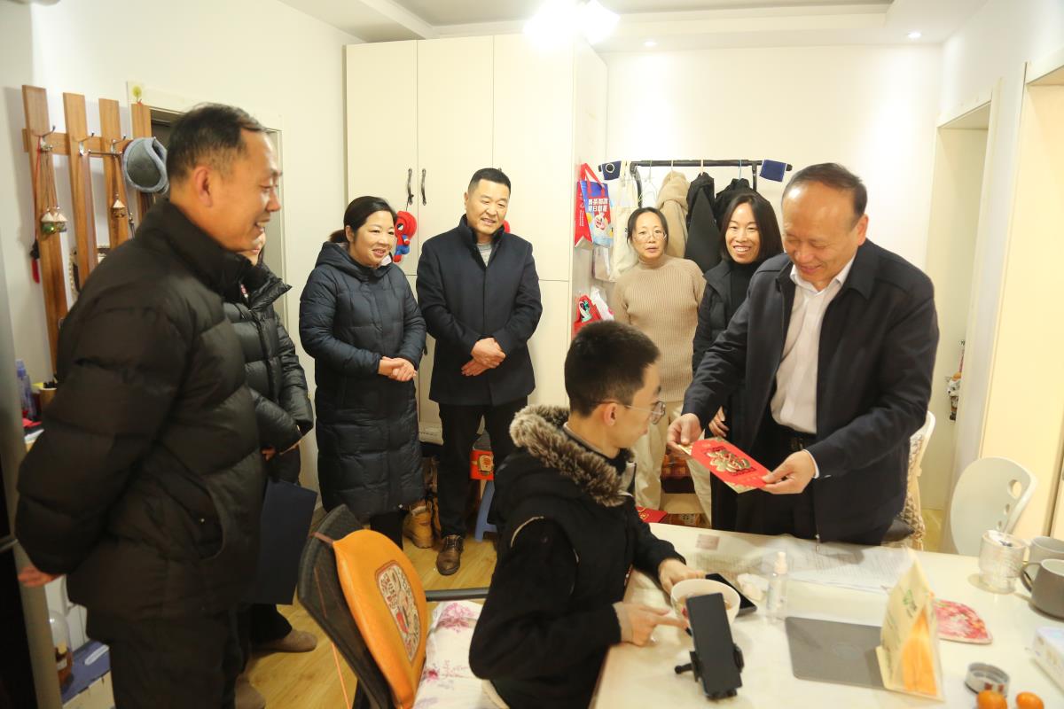 荣耀手机官网入口纪委书记张兴林开展送温暖